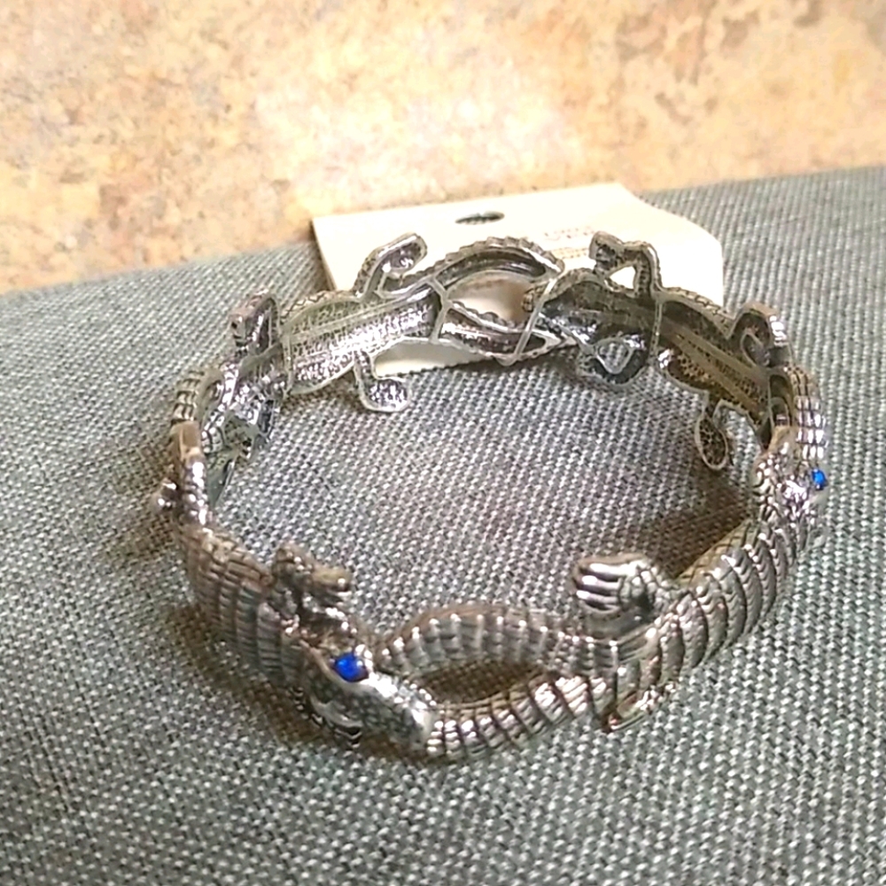 🐾 2 For $16 Blue Bling Silver Alligator Bracelet